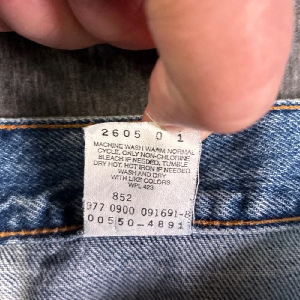 Vintage Levi's 550 Relaxed Fit Jeans Mens 32x30 Blue Denim Distressed‎ Red Tab